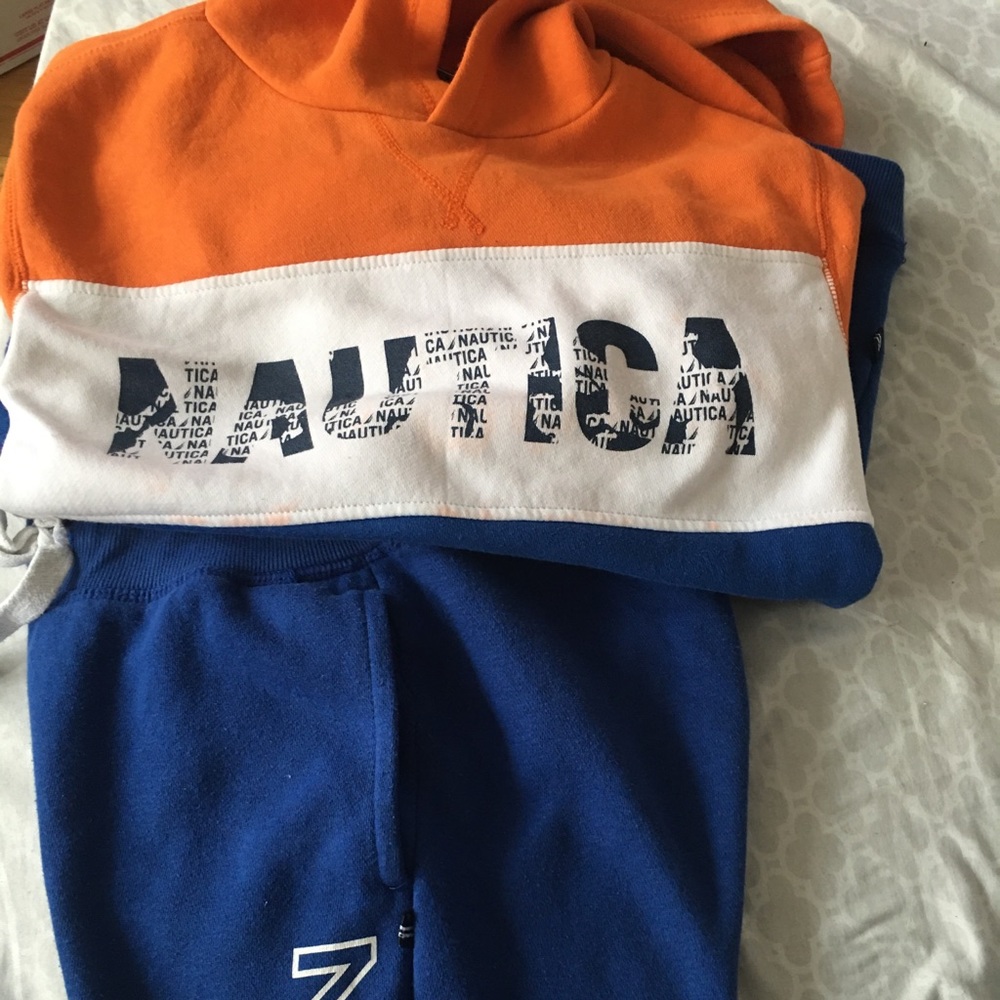Boys sweatsuit size Large 14/16